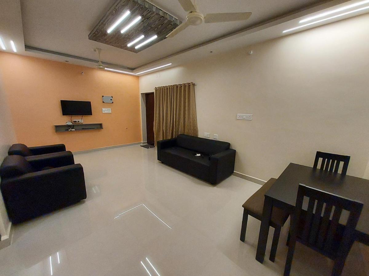 Srirangam Service Apartment Tiruchirappalli Экстерьер фото