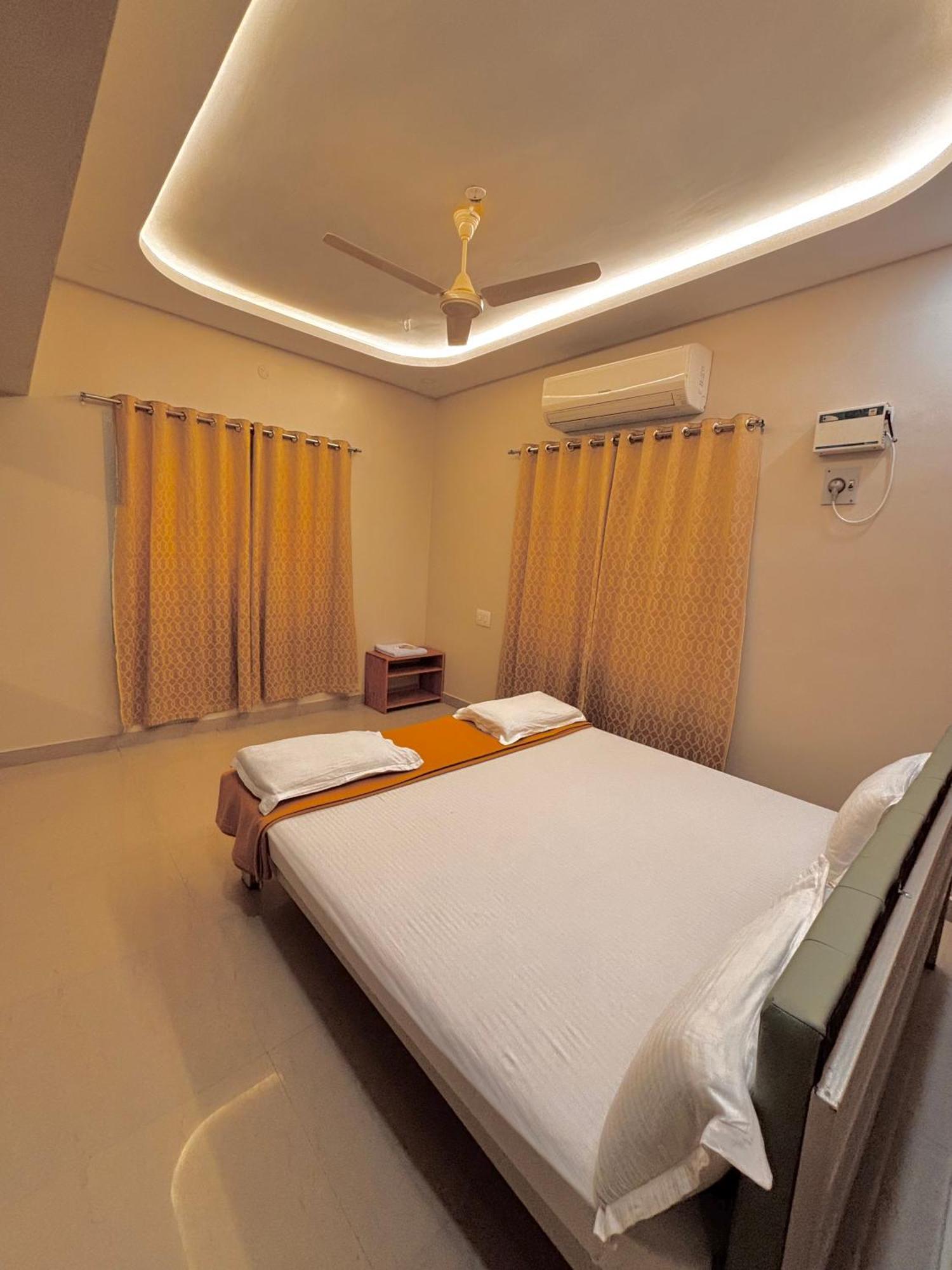 Srirangam Service Apartment Tiruchirappalli Экстерьер фото